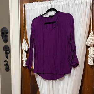 Simply Vera, Women's textured Purple V-Neck Top, size M